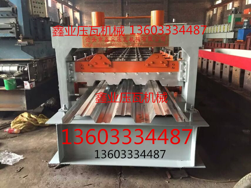 750樓承板壓瓦機